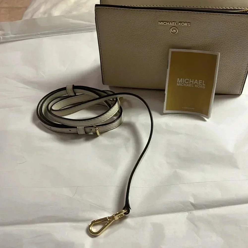 Michael Kors crossbody - Picture 4 of 6